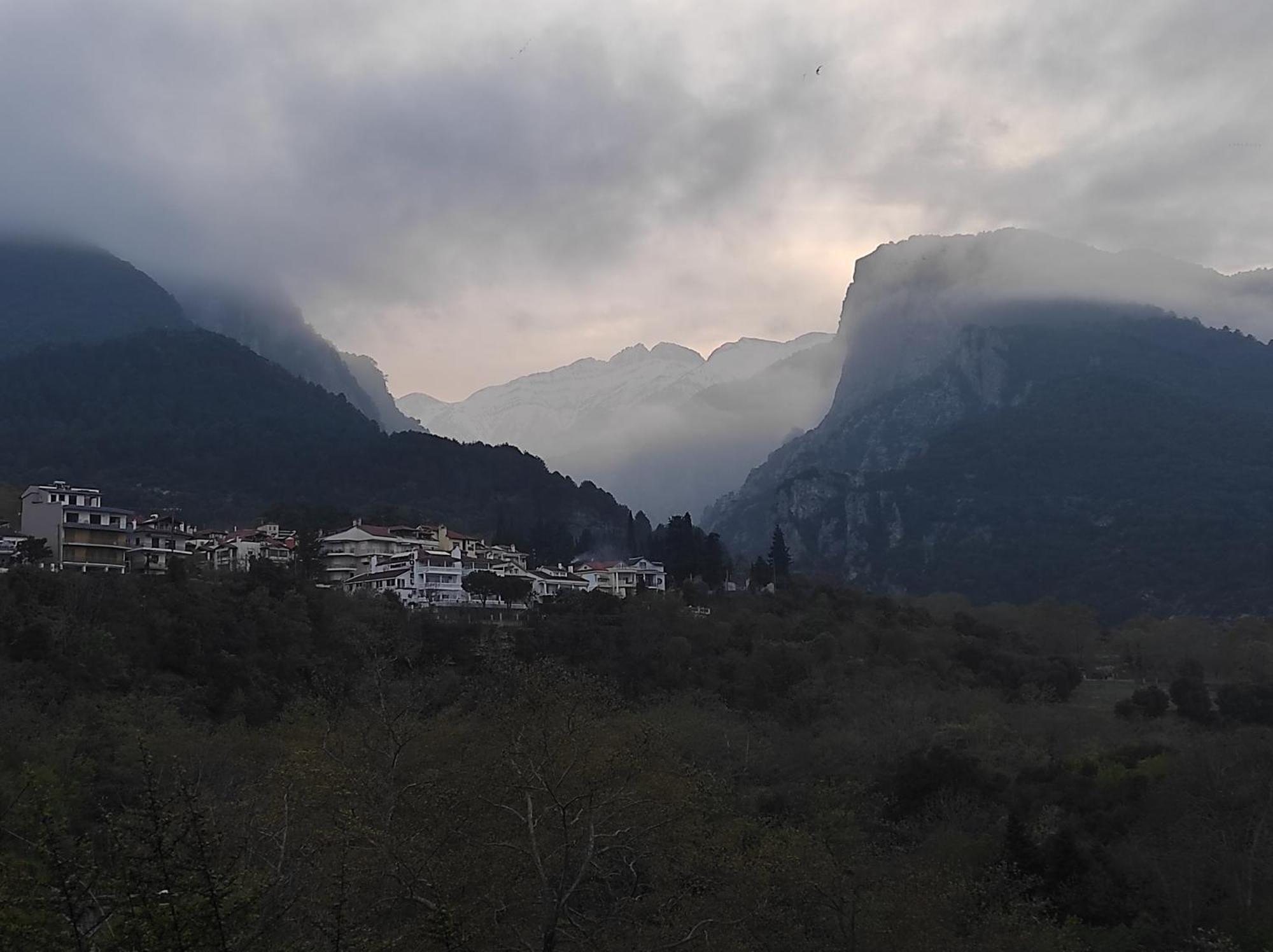 Ενοικιαζόμενα Δωμάτια Ενιπεύς- Rooms Enipeas リトコロン エクステリア 写真