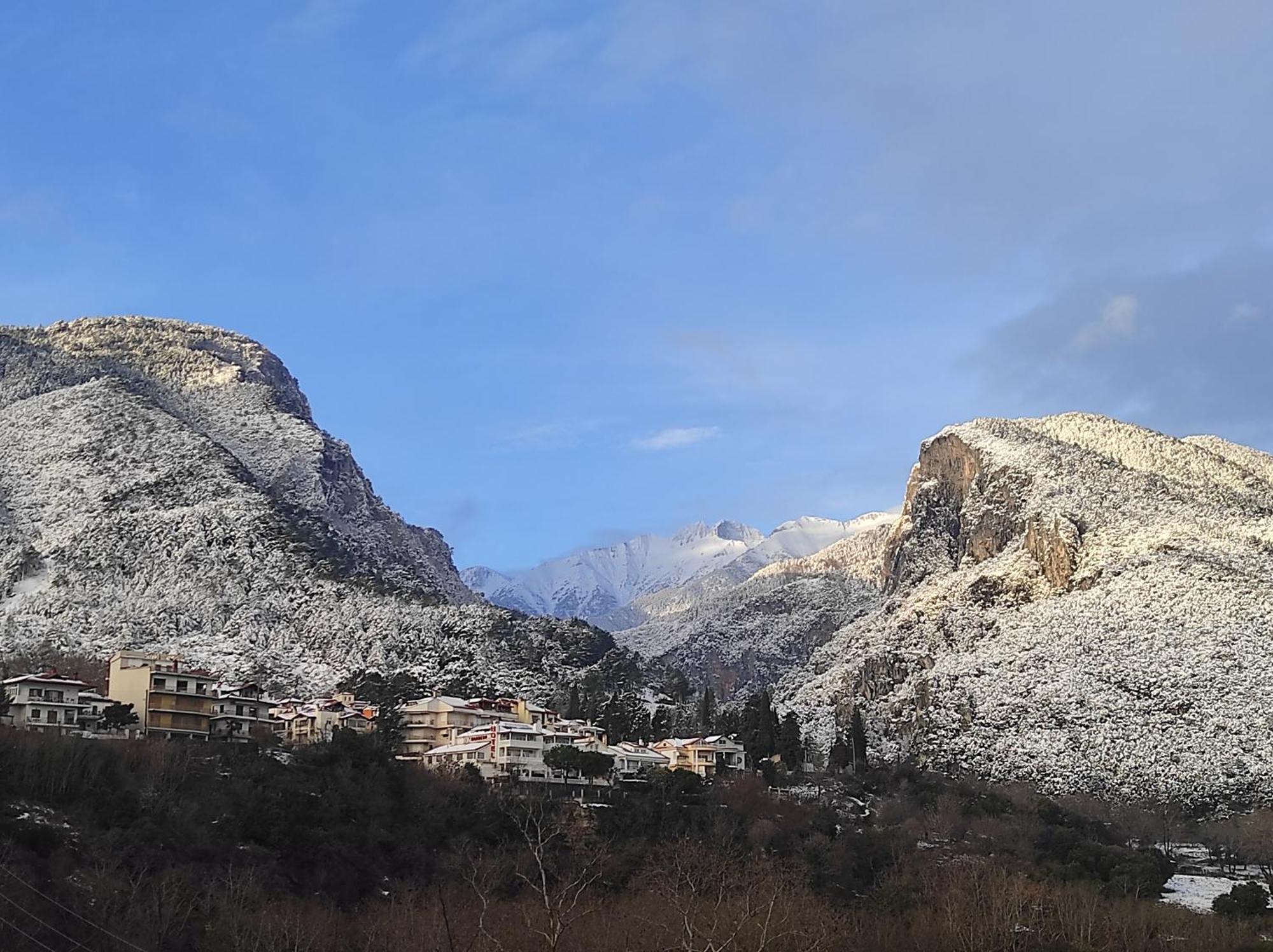 Ενοικιαζόμενα Δωμάτια Ενιπεύς- Rooms Enipeas リトコロン エクステリア 写真