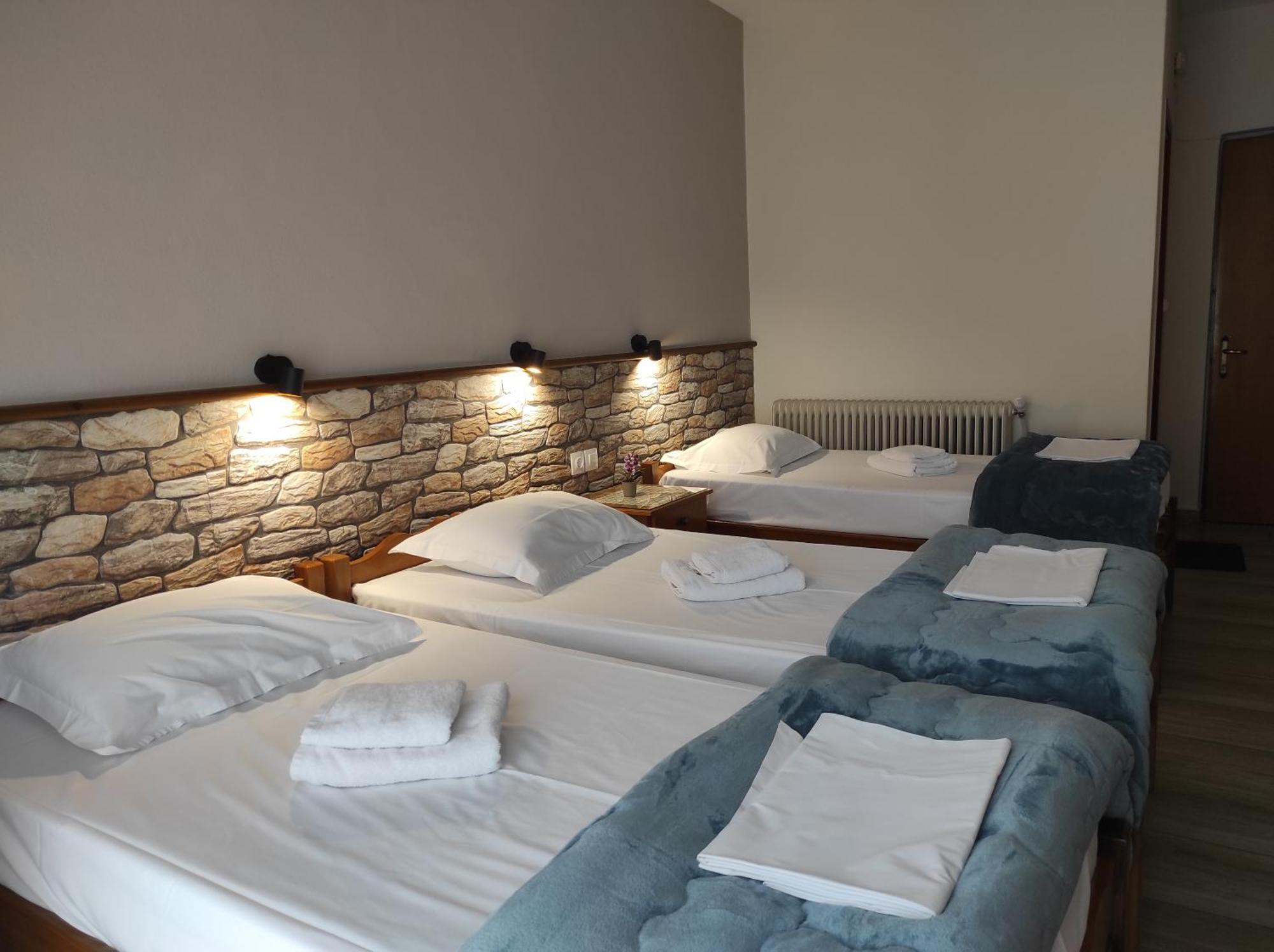 Ενοικιαζόμενα Δωμάτια Ενιπεύς- Rooms Enipeas リトコロン エクステリア 写真